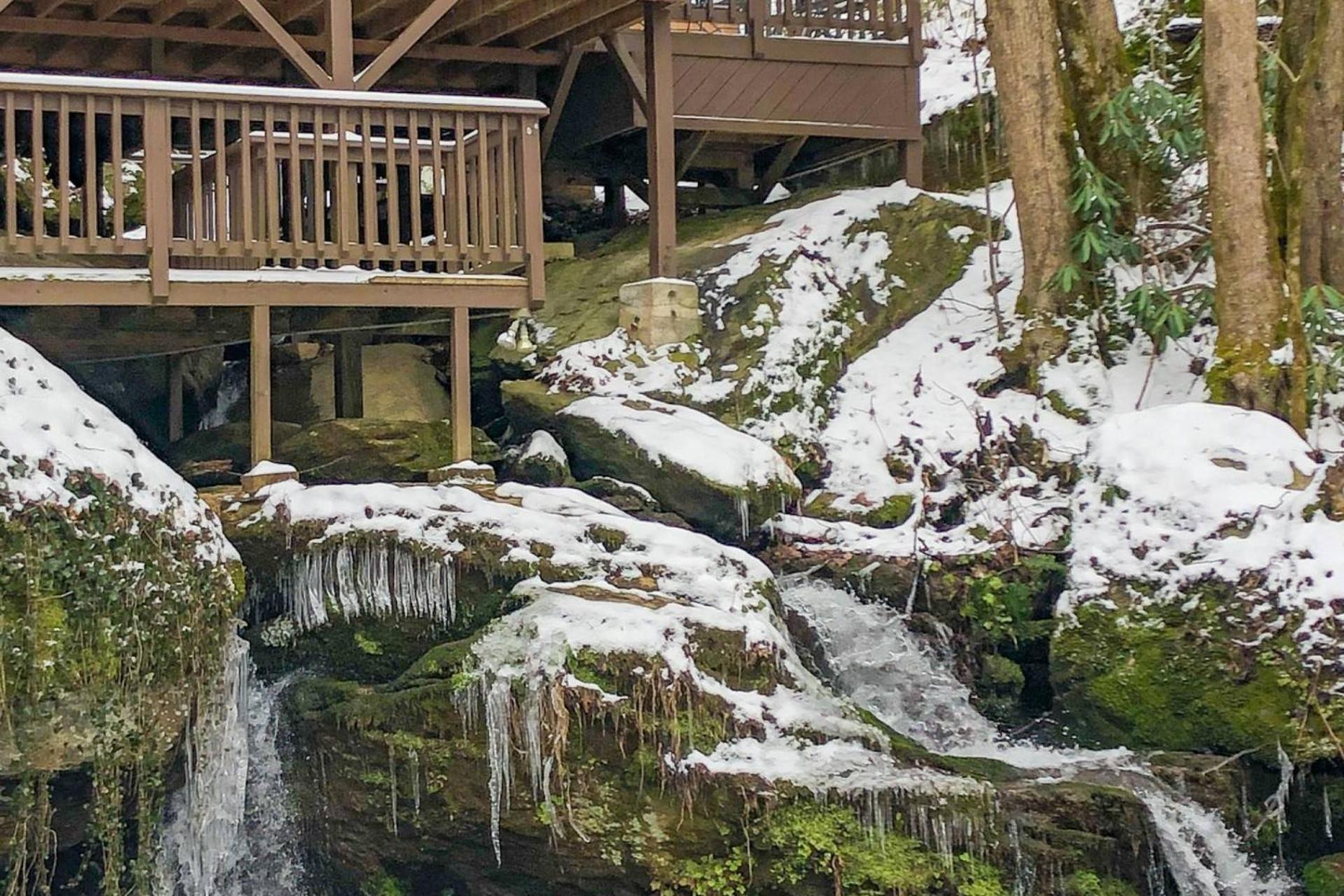 Waterfall Cabin McCookville Exterior photo